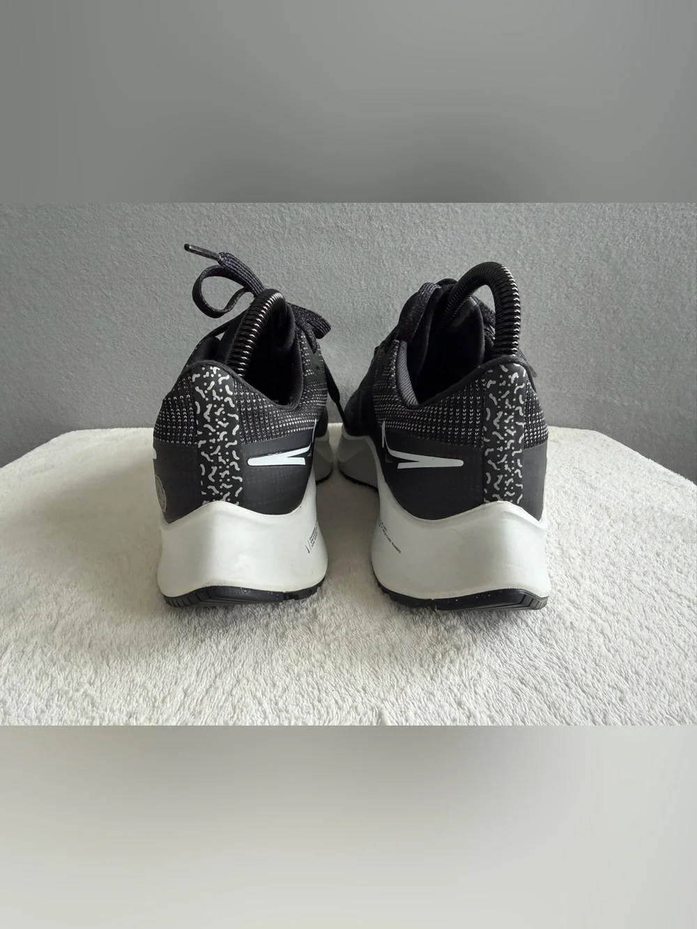 Nike Air Zoom Pegasus 38 Shield s7.5 Women’s Black Waterproof Shoes DC4074-001 - Picture 4 of 11